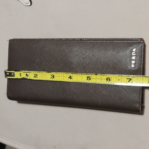 Prada Brown Leather Wallet Sleek Minimalist Design With Prada Dusty - Picture 10 of 15
